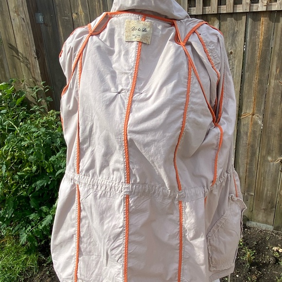 DO+BE cotton trench style coat with drawstring waist & hem removable hood - Picture 9 of 11